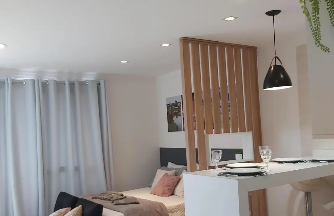 Lindo studio equipado em apartamento clube com academia e conforto no centro de Curitiba - MID Home-1